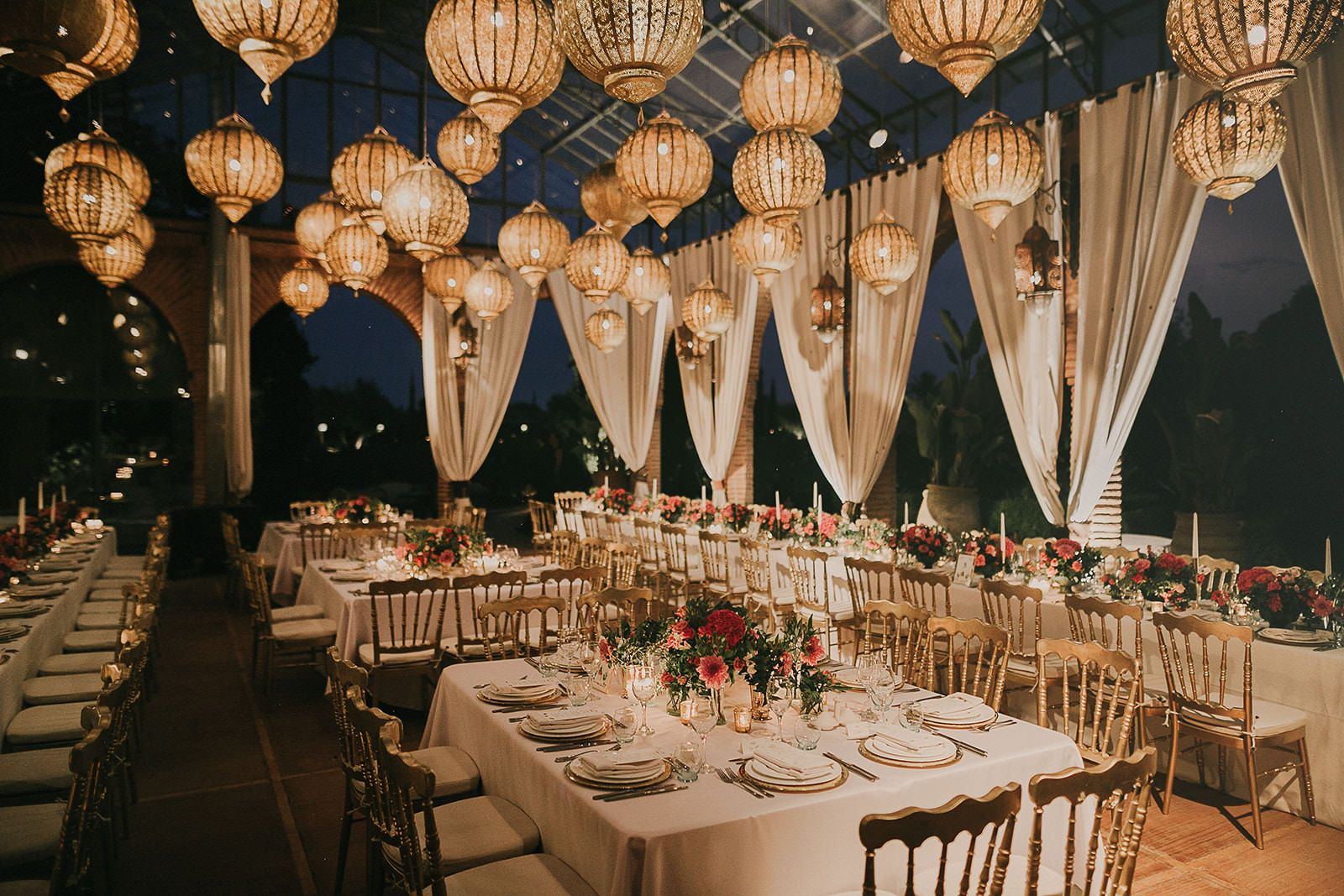Banquete de boda con farolillos marroquíes