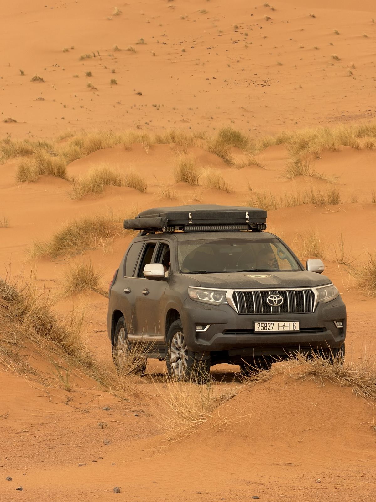 Todoterreno 4x4 en el desierto de Merzouga